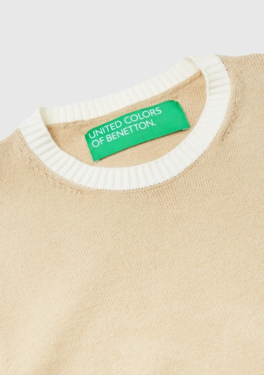  Kadın Bej Viskoz Karışımlı Yanları Yırtmaçlı Kolsuz Kazak