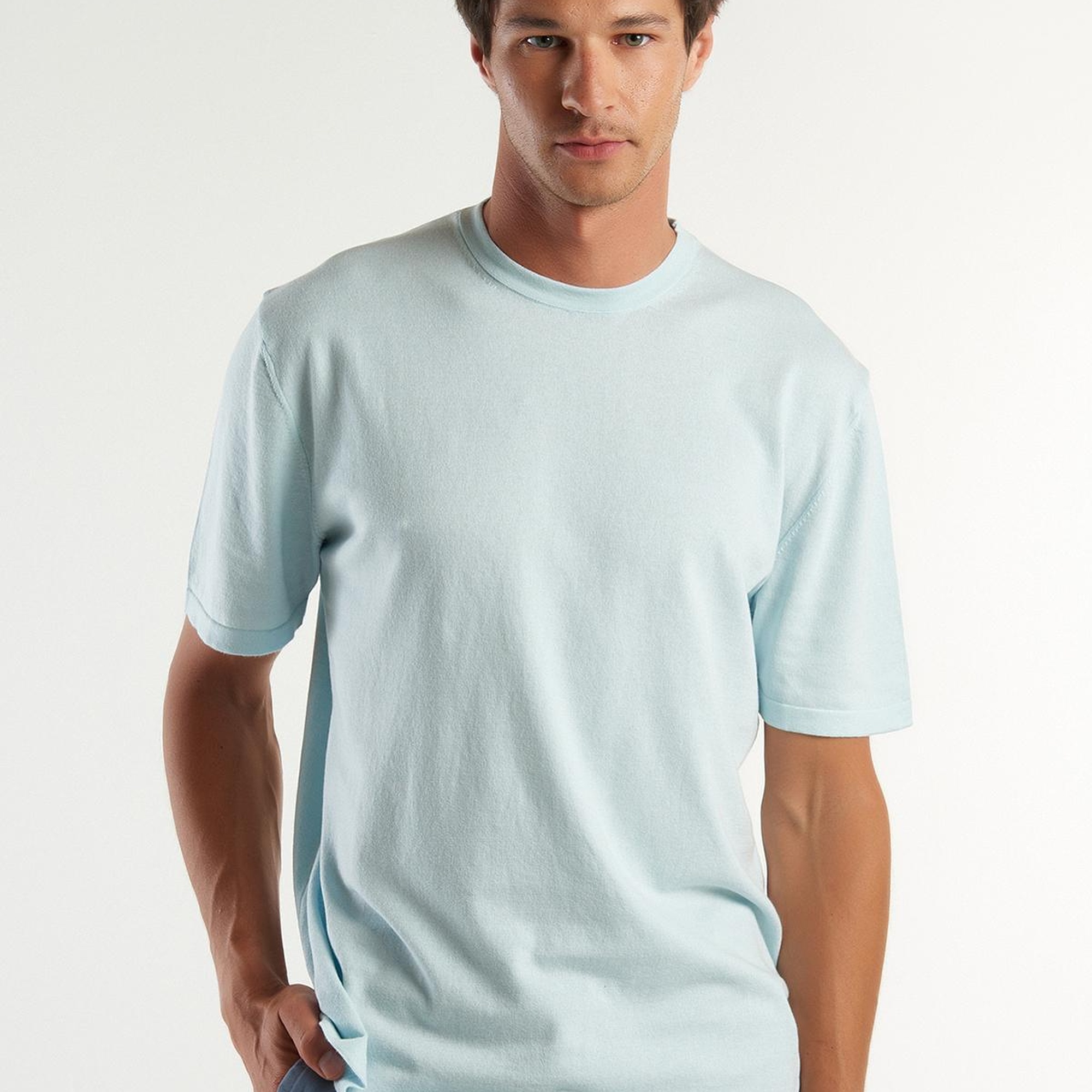 Erkek Uçuk Mavi %100 Pamuk Tek Renkli Bisiklet Yaka Triko T-Shirt