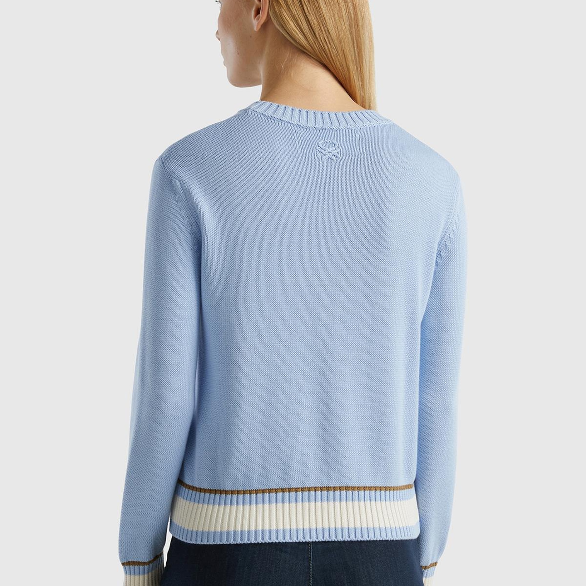 Kadın Açık Mavi %100 Pamuk Kontrast At Baskılı Bisiklet Yaka Kazak