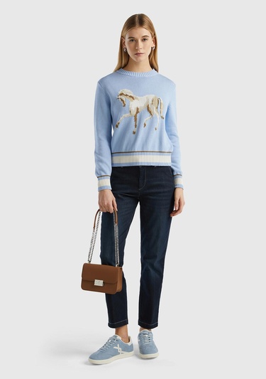  Kadın Açık Mavi %100 Pamuk Kontrast At Baskılı Bisiklet Yaka Kazak