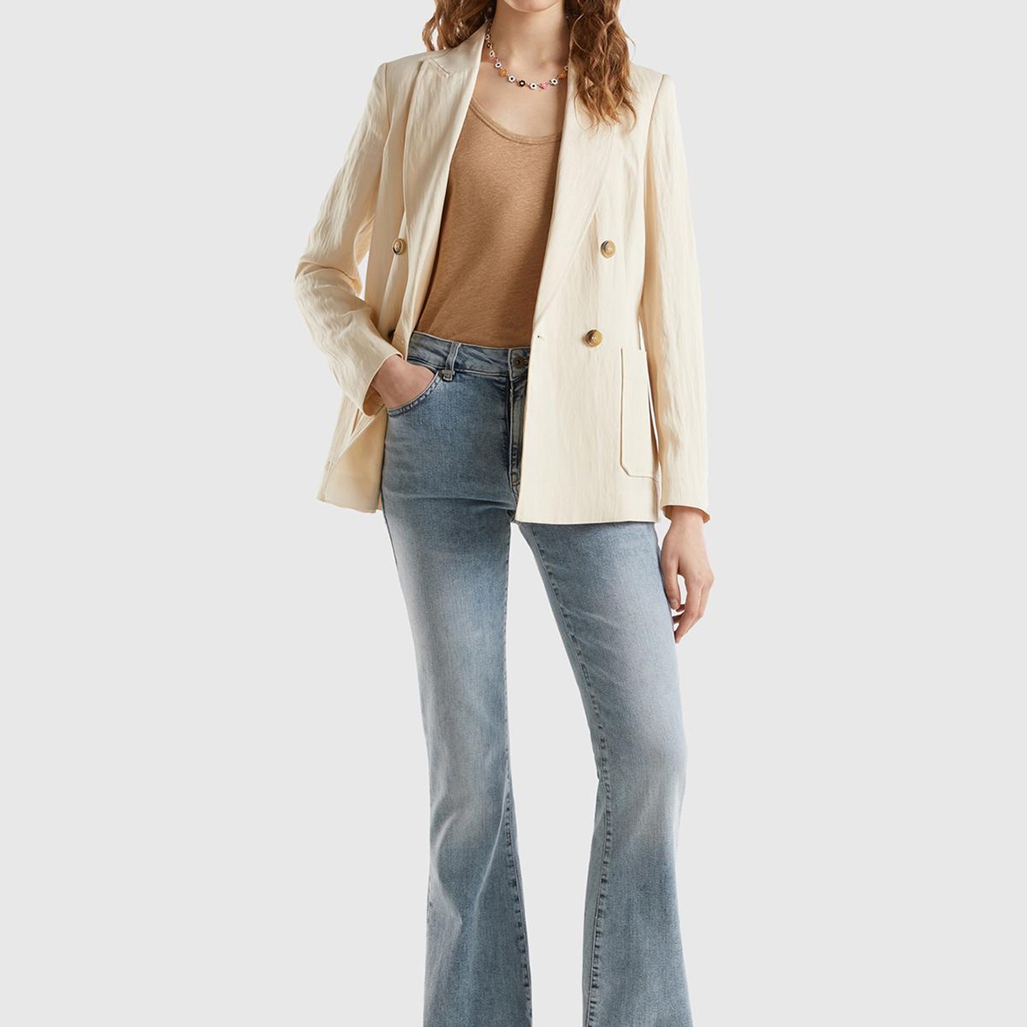 Kadın Bej Liyosel ve Viskoz Karışımlı Yama Cepli Kruvaze Blazer Ceket