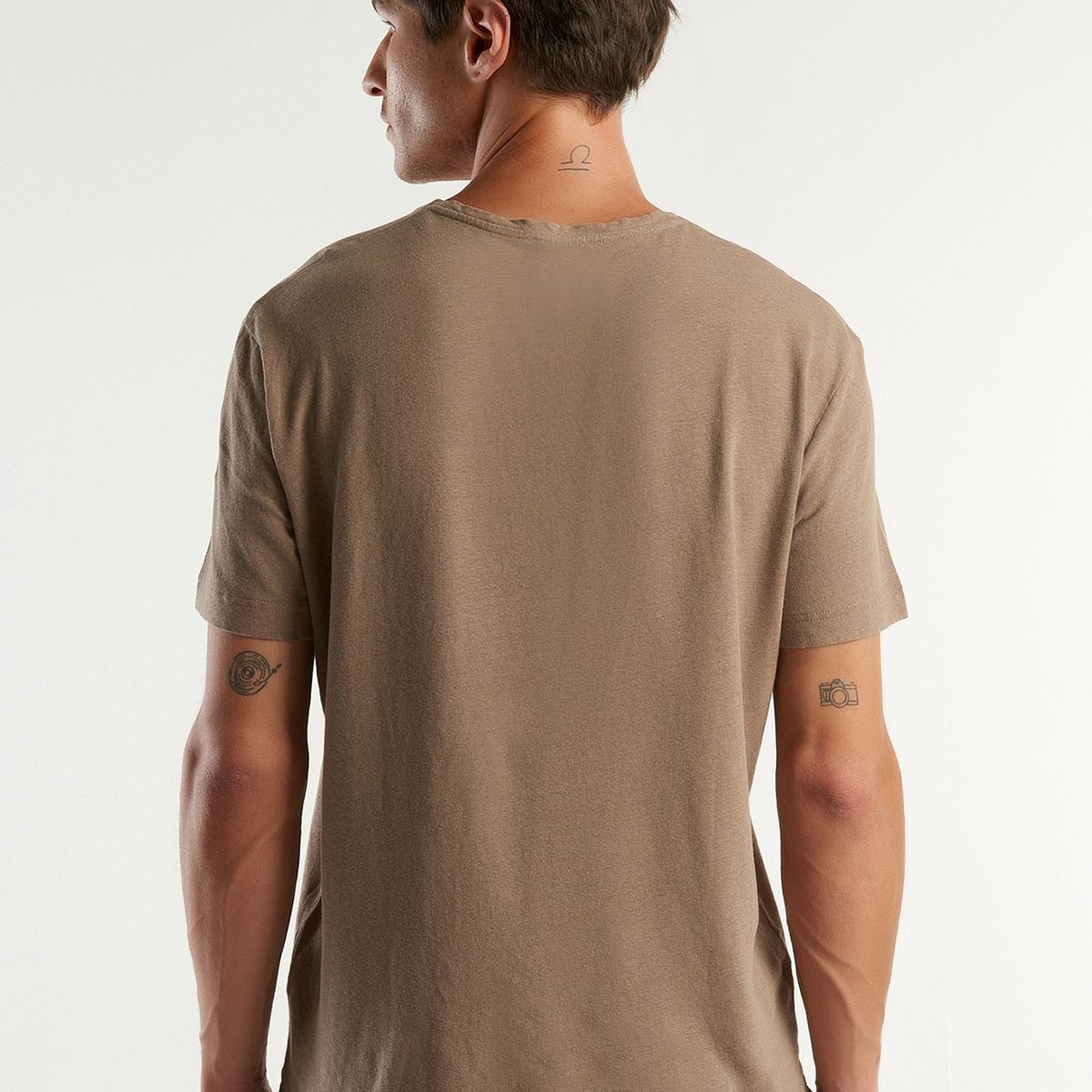 Erkek Kahverengi Keten Karışımlı Bisiklet Yaka Basic T-Shirt