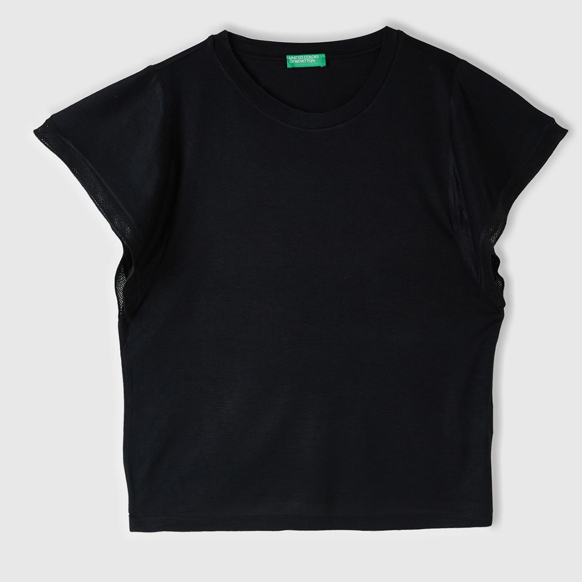 Kadın Siyah %100 Viskoz Kolları Fırfır Detaylı Geniş Yaka T-Shirt