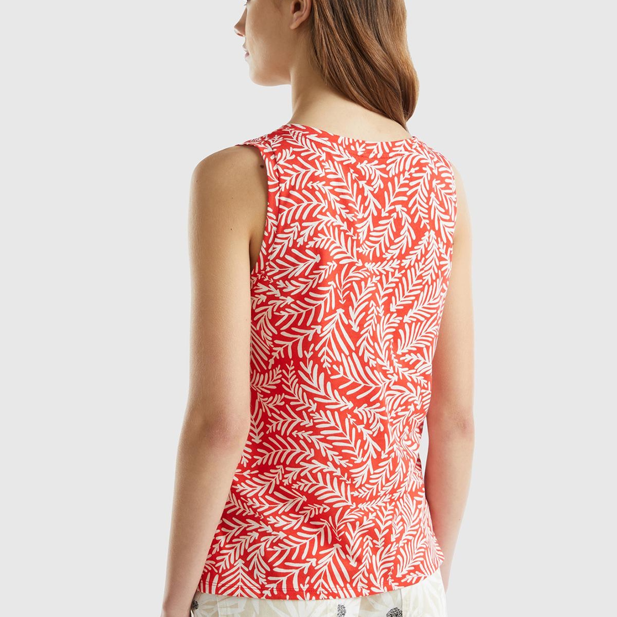 Kadın Kırmızı %100 Pamuk Tamamı Desenli Yırtmaçlı Geniş V Yaka Atlet