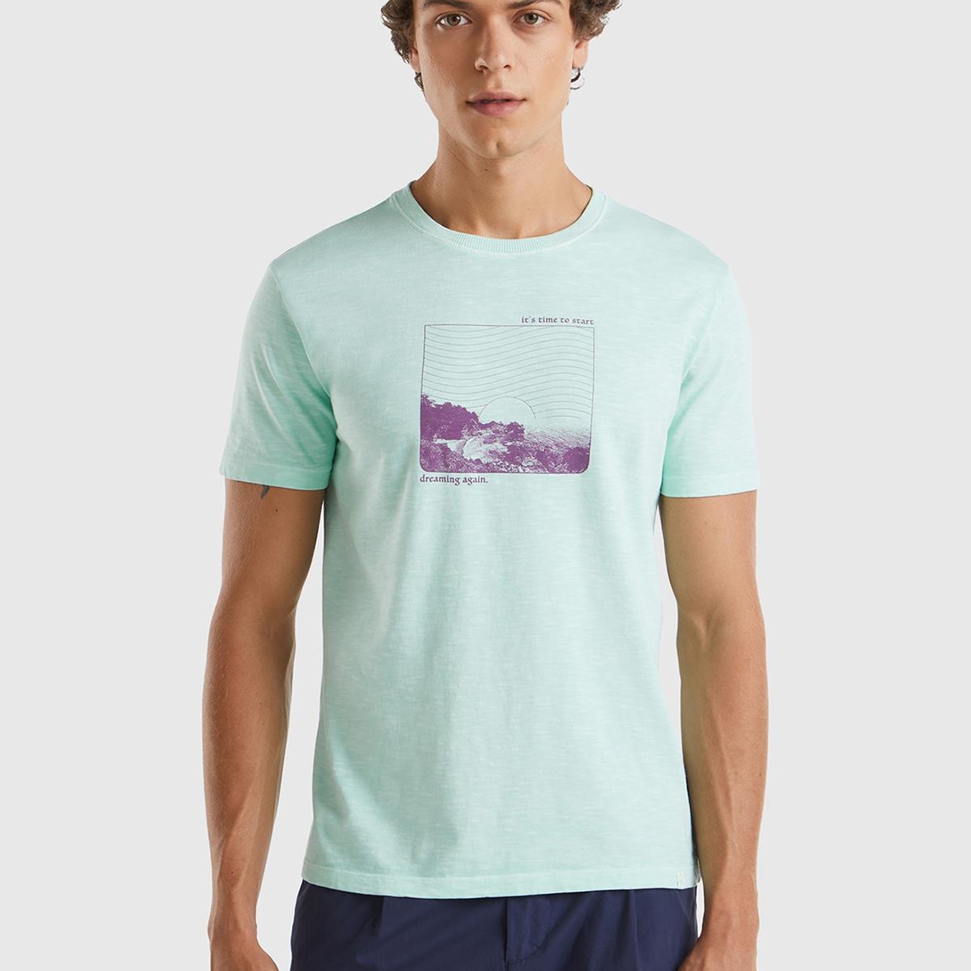 Erkek Açık Yeşil %100 Pamuk Önü ve Arkası Grafik Baskılı Bisiklet Yaka T-Shirt