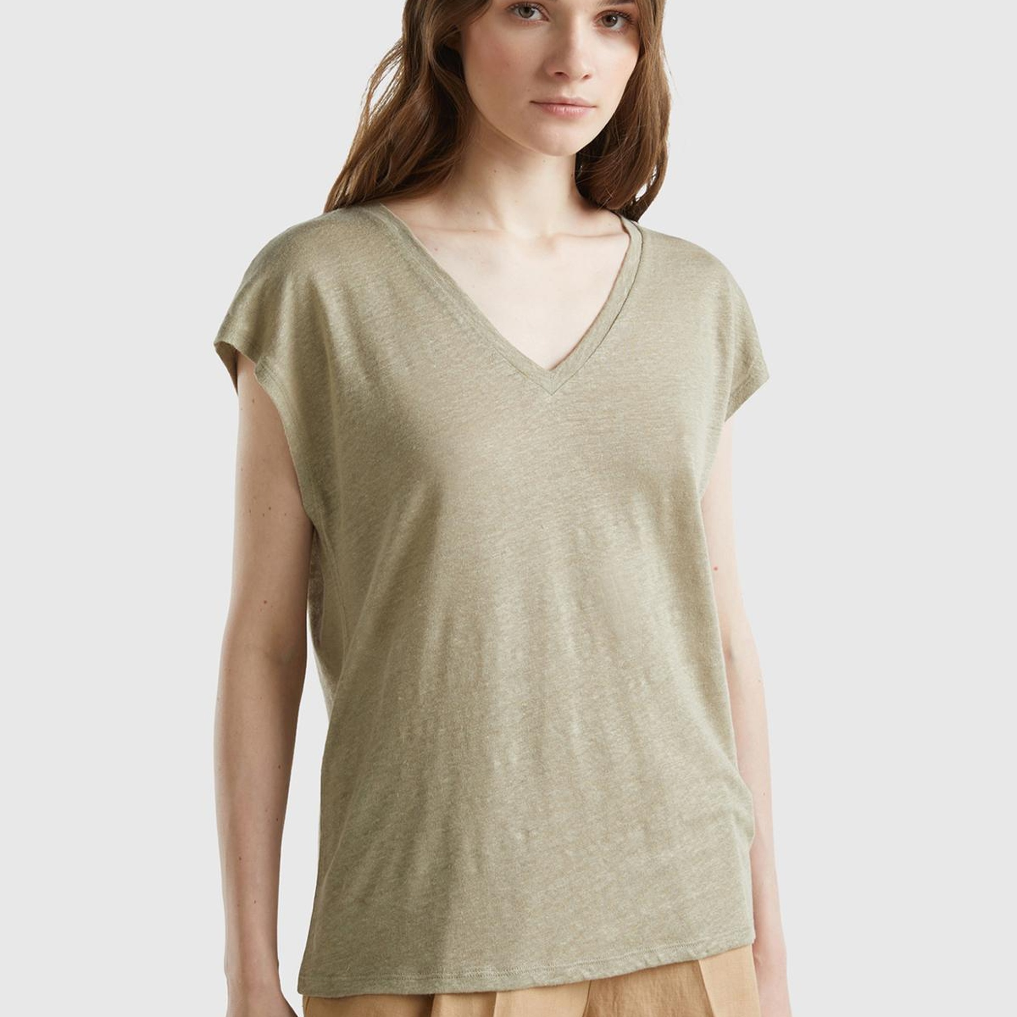 Kadın Haki %100 Keten Rahat Kalıp Derin V Yaka Kolsuz T-Shirt