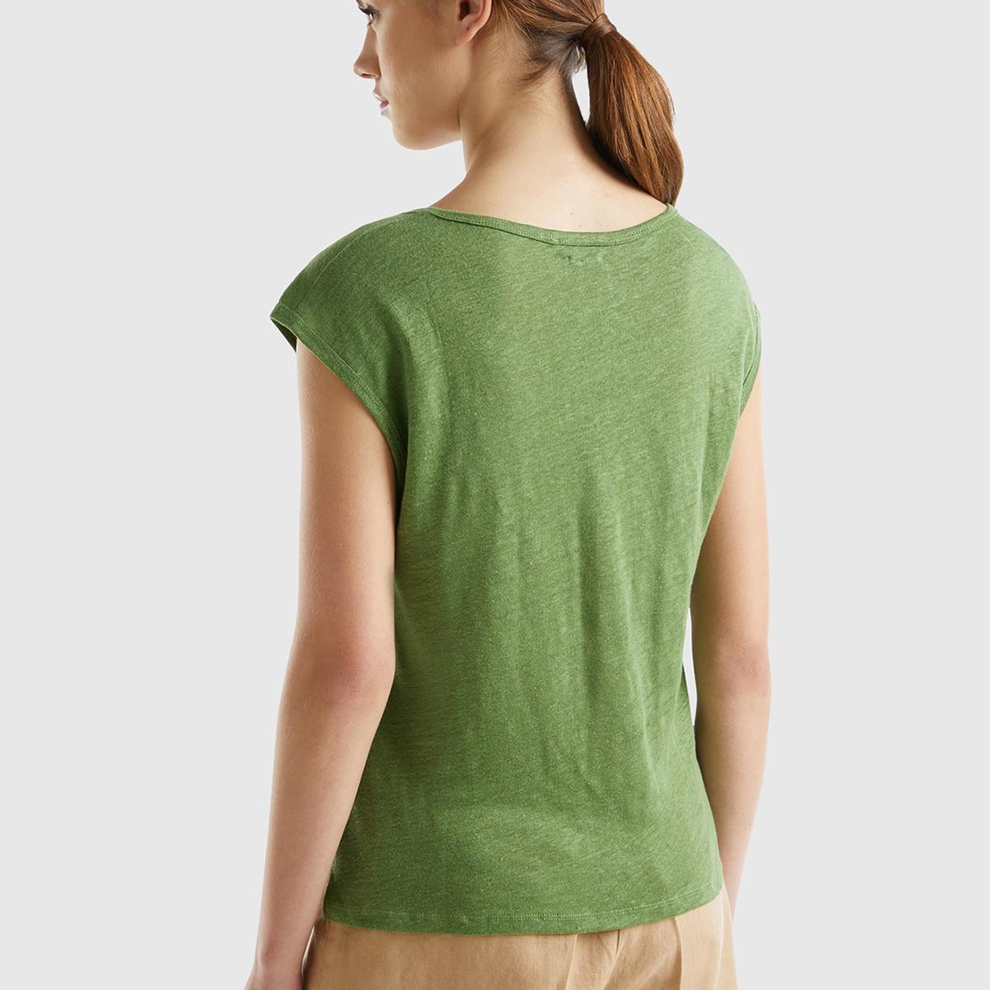 Kadın Soluk Yeşil %100 Keten Rahat Kalıp Geniş Bisiklet Yaka Kolsuz T-Shirt