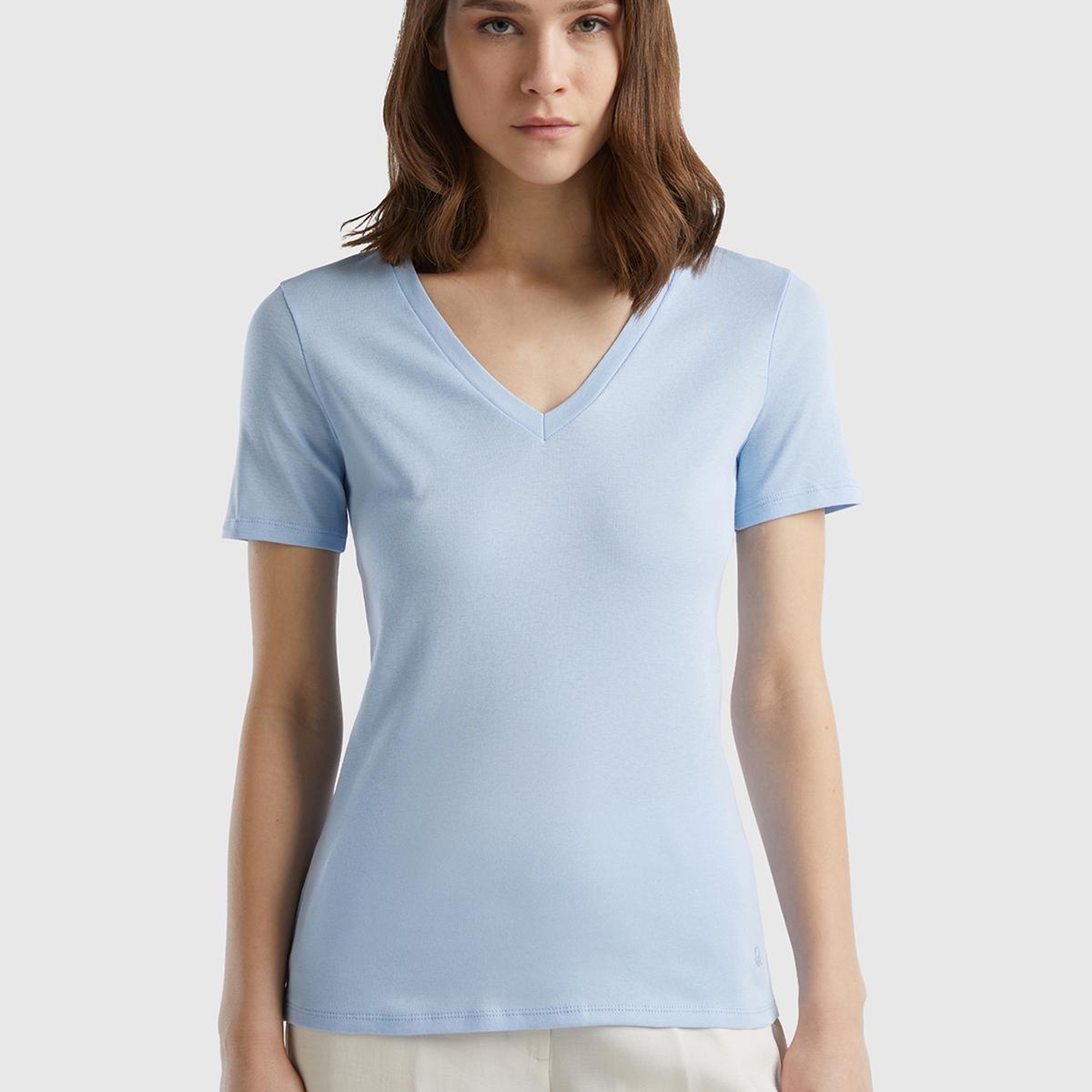 Kadın Açık Mavi %100 Pamuk V Yaka Basic T-Shirt