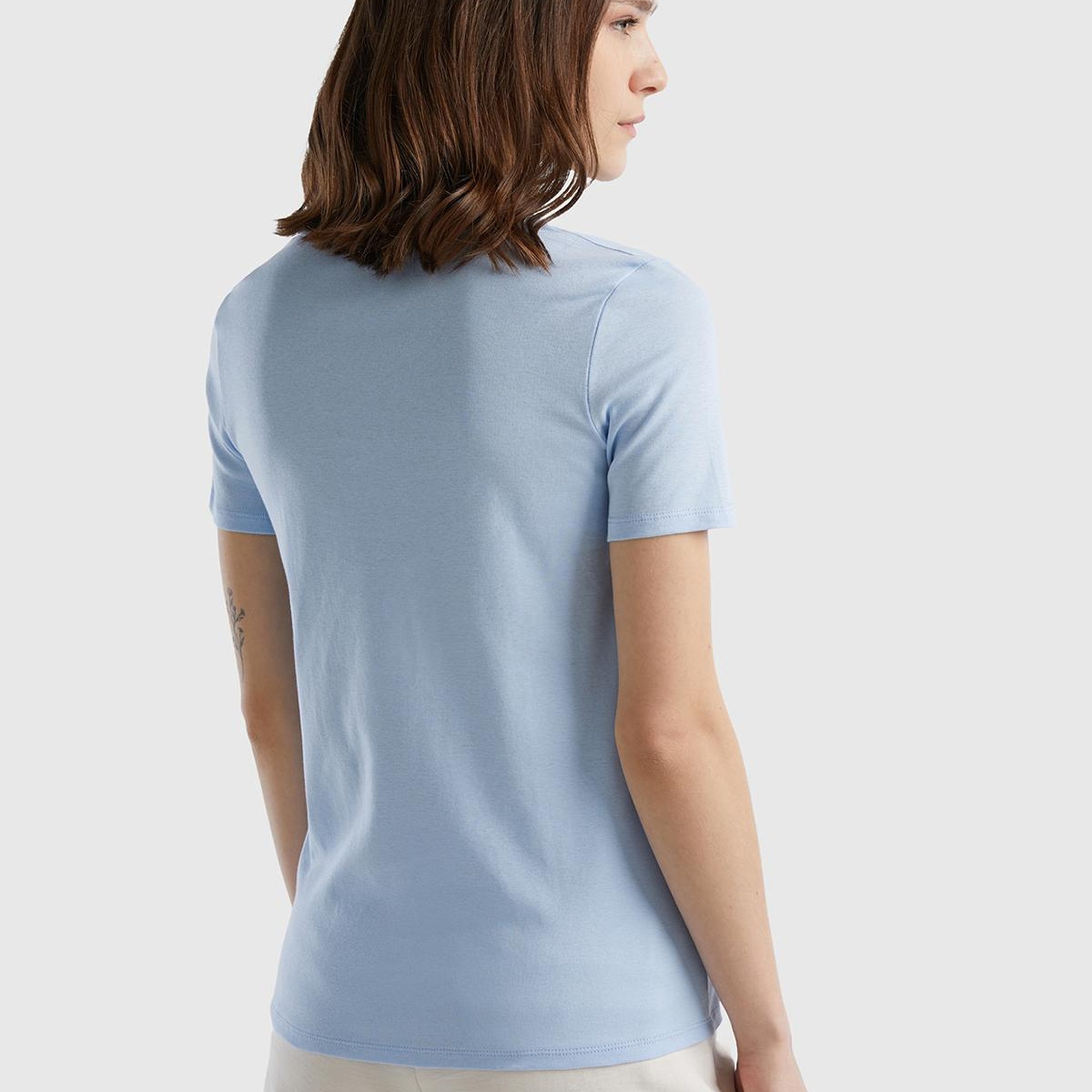 Kadın Açık Mavi %100 Pamuk V Yaka Basic T-Shirt