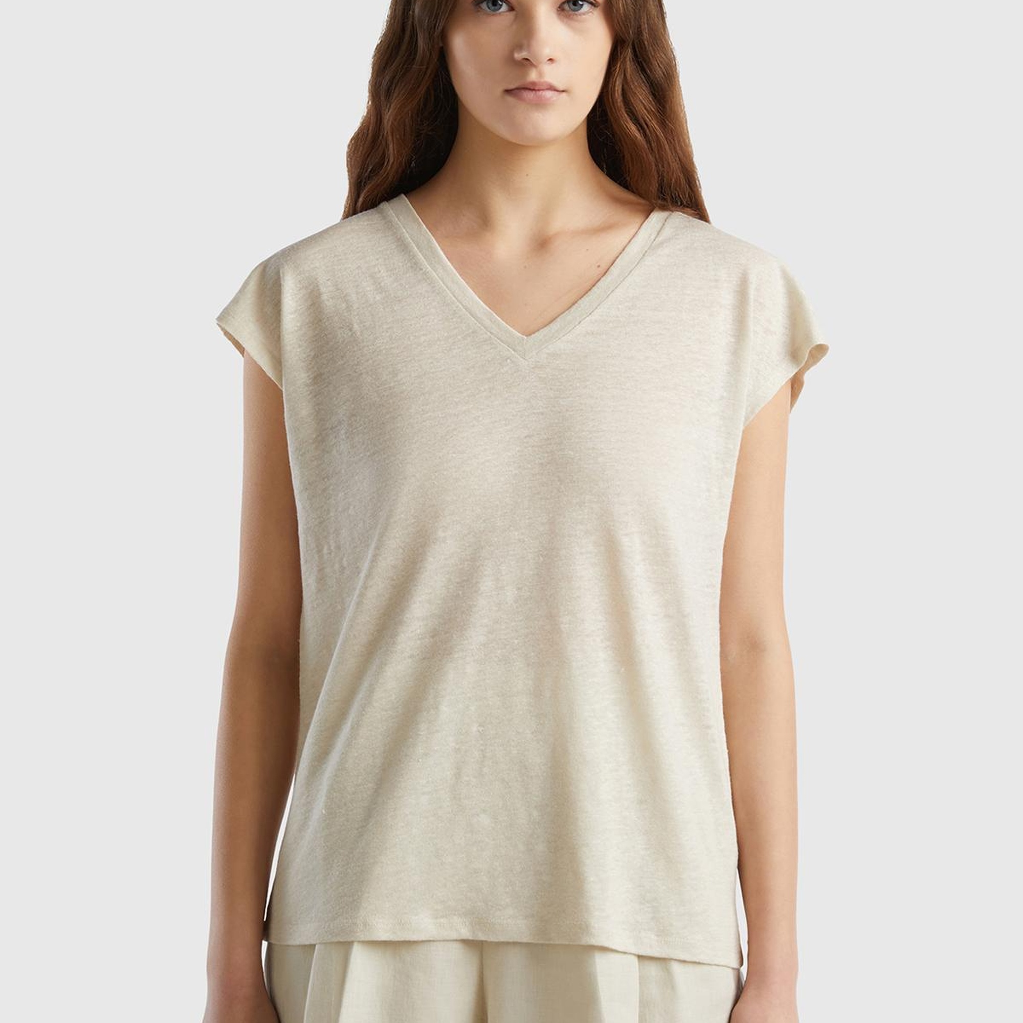 Kadın Bej %100 Keten Rahat Kalıp Derin V Yaka Kolsuz T-Shirt