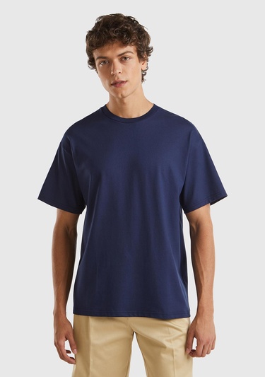  Erkek Koyu Lacivert %100 Pamuk Arkası Logo İşlemeli Omzu Dikiş Detaylı T-Shirt