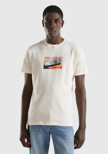  Erkek Krem %100 Pamuk Önü Fotoğraf Baskılı Dekoratif Dikişli T-Shirt