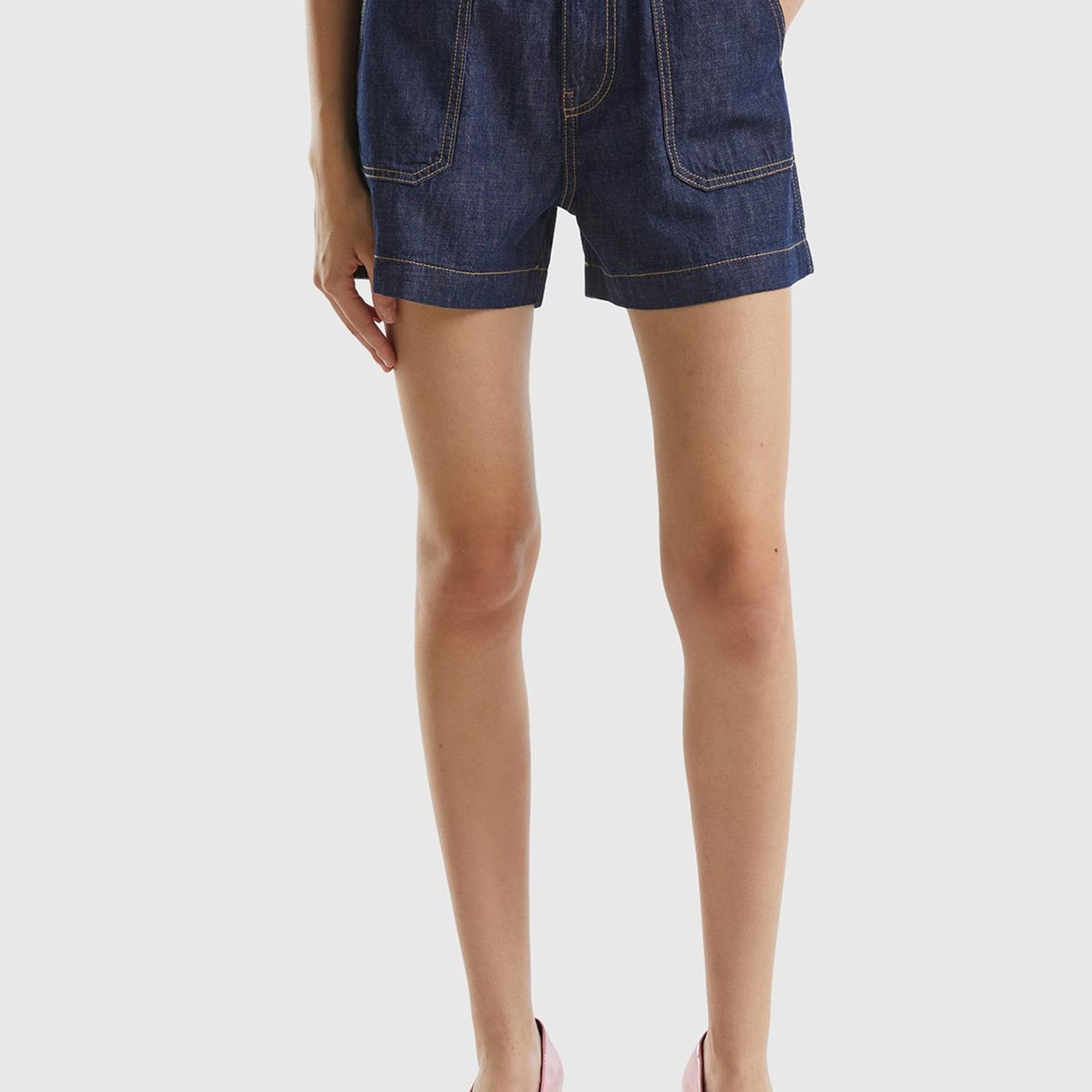 Kadın Lacivert %100 Pamuk Arkası Logo Detaylı 5 Cepli Yüksek Bel Denim Şort