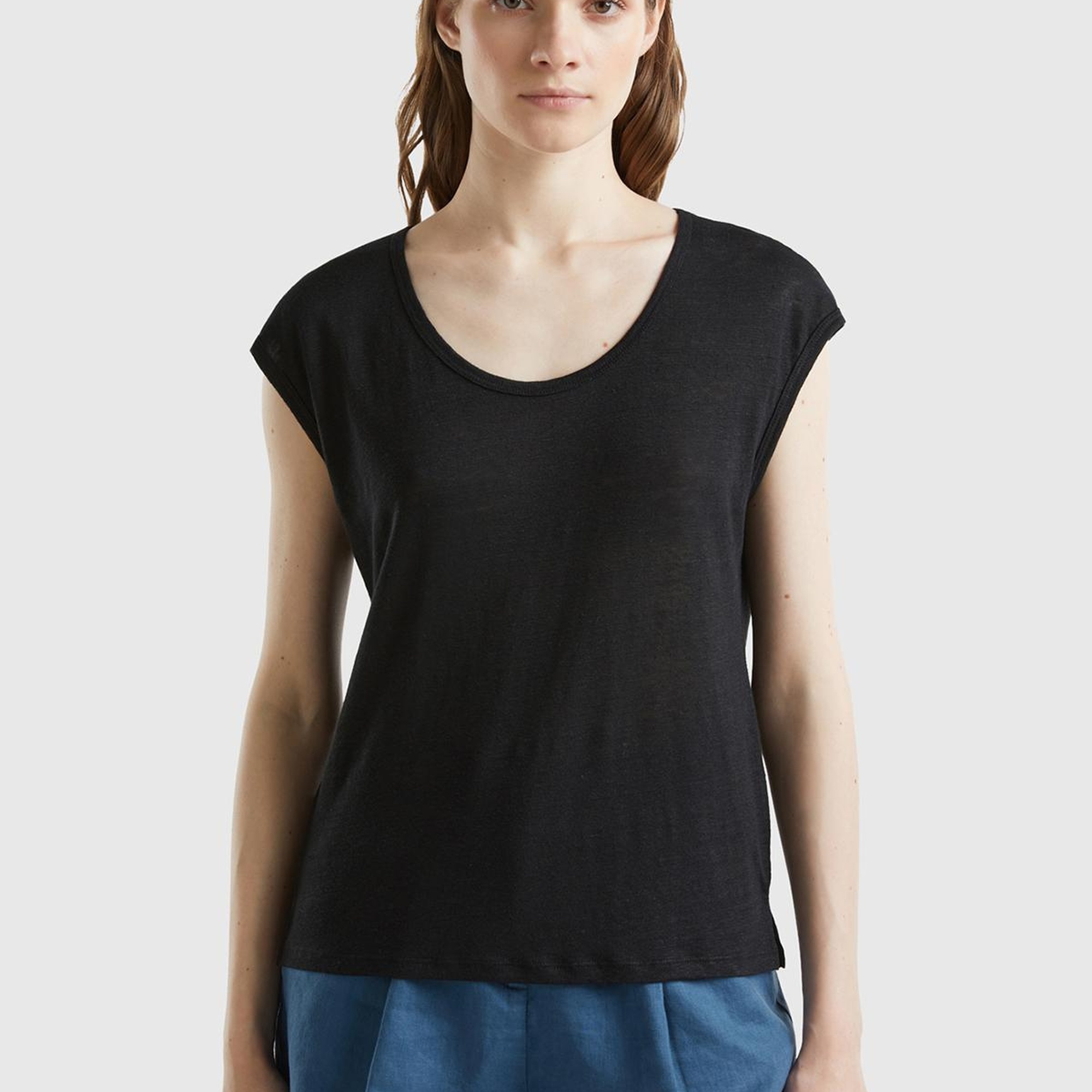 Kadın Siyah %100 Keten Rahat Kalıp Geniş Bisiklet Yaka Kolsuz T-Shirt