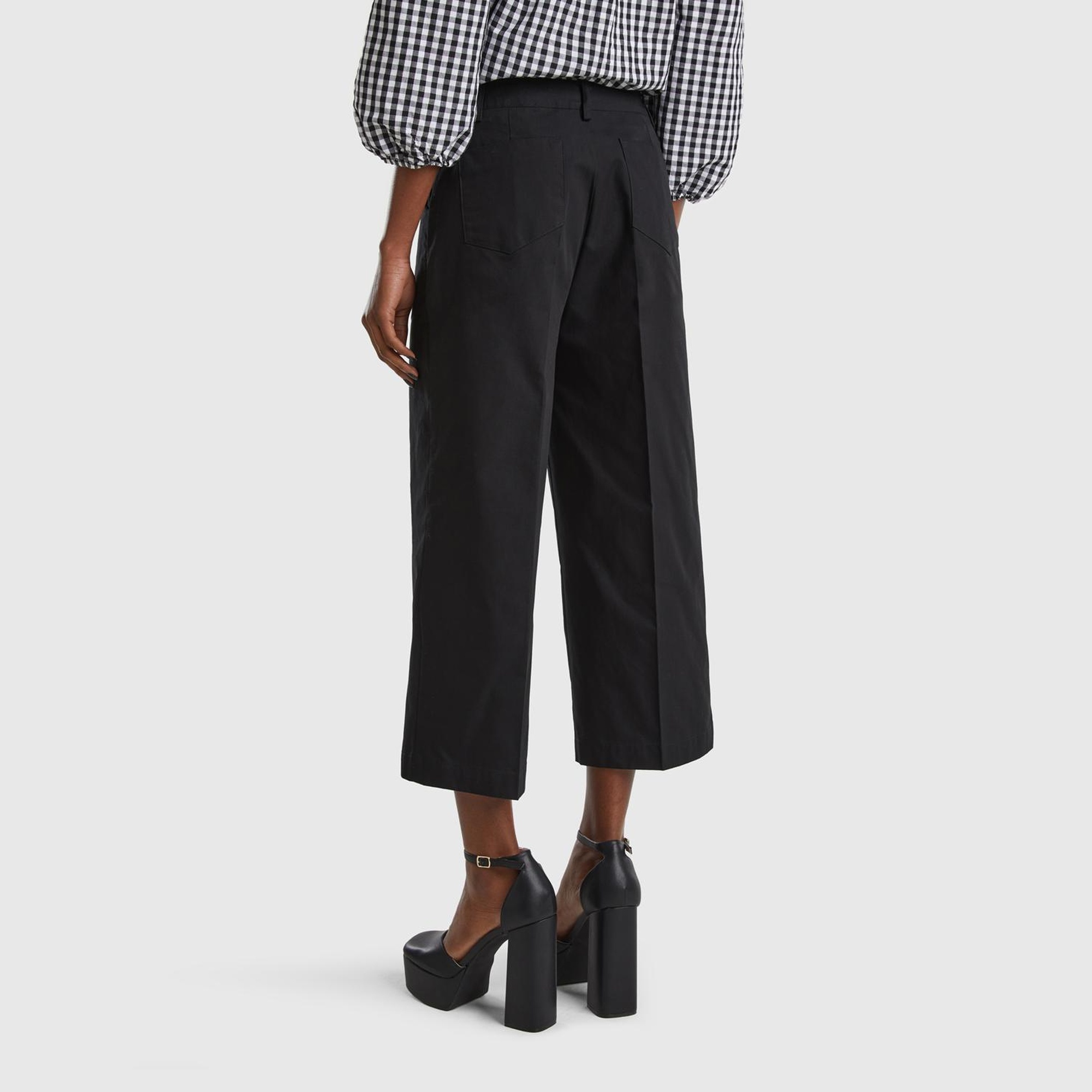 Kadın Siyah %100 Koton Kısa Geniş Paça Pantolon