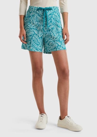  Kadın Yeşil Mix %100 Liyosel Tamamı Desenli 2 Cepli Beli İpli Bermuda Şort