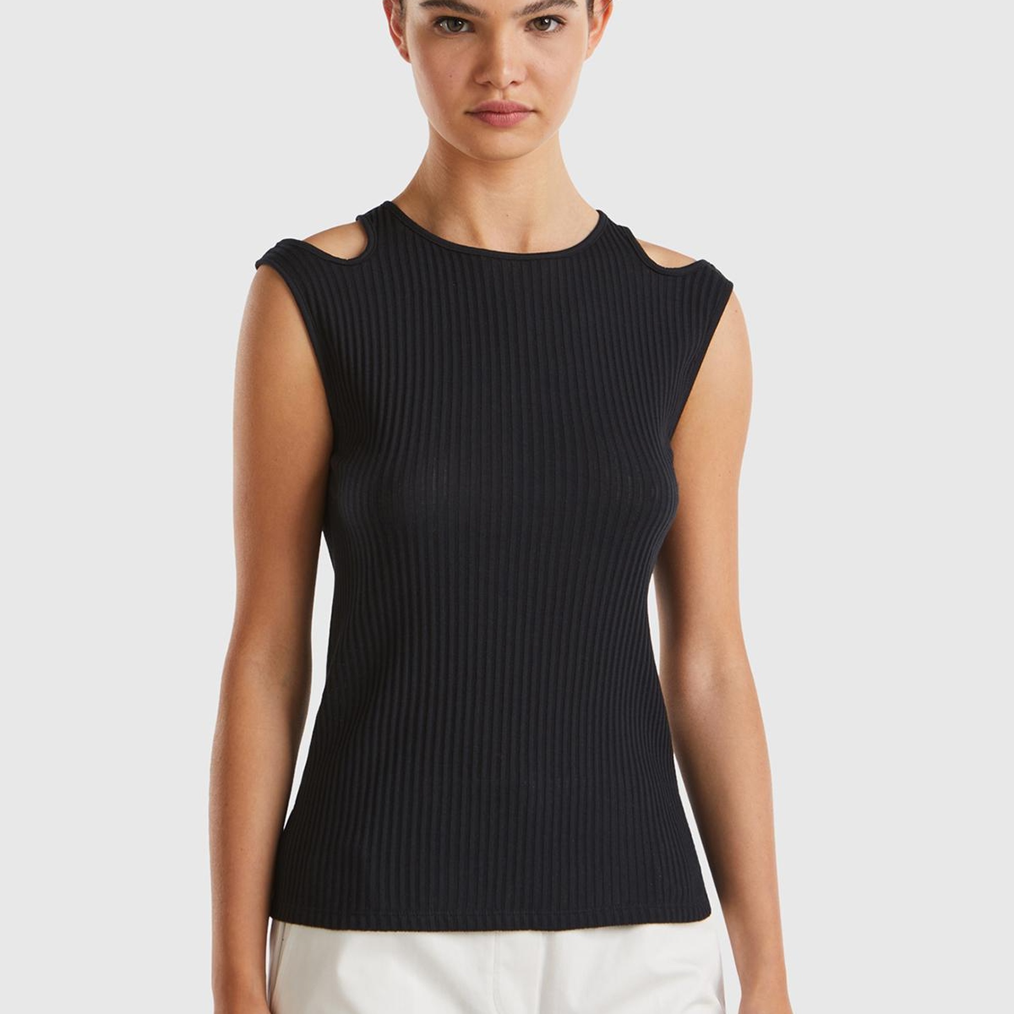 Kadın Siyah %100 Pamuk Omuzları Kesik Detaylı Ribanalı Atlet