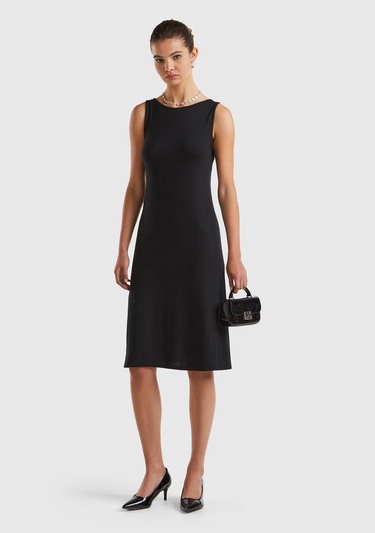  Kadın Siyah Viskoz Karışımlı Arkası Üçgen ve Düğüm Detaylı Kolsuz Elbise