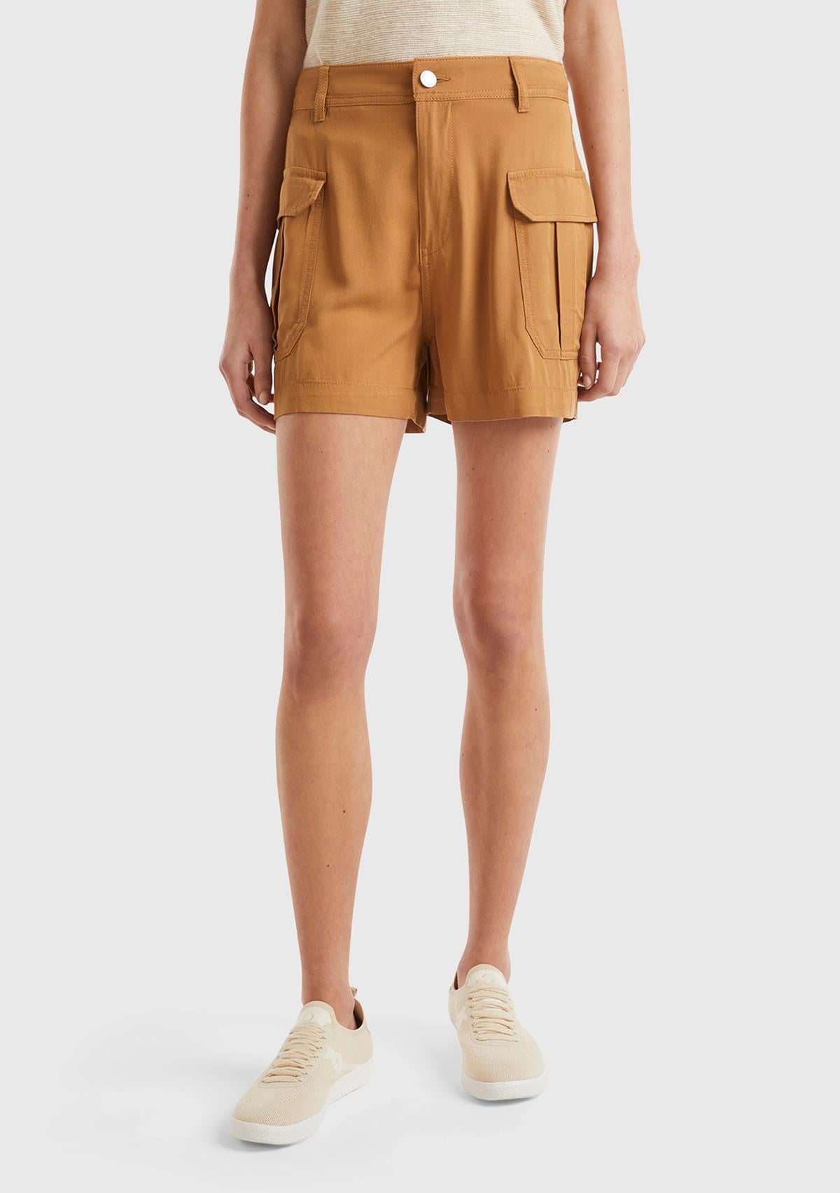  Kadın Taba %100 Viskoz Arkası Logo Etiketli Yama Cepli Şort