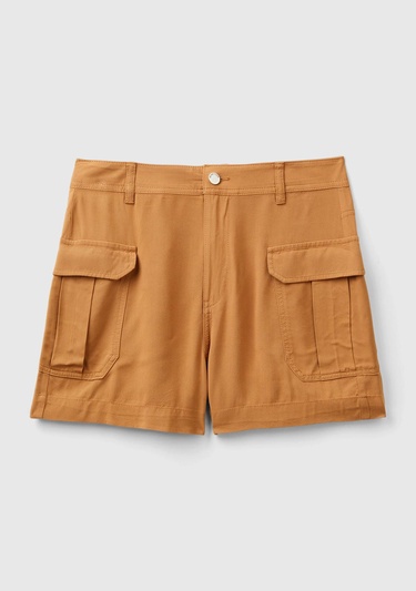  Kadın Taba %100 Viskoz Arkası Logo Etiketli Yama Cepli Şort