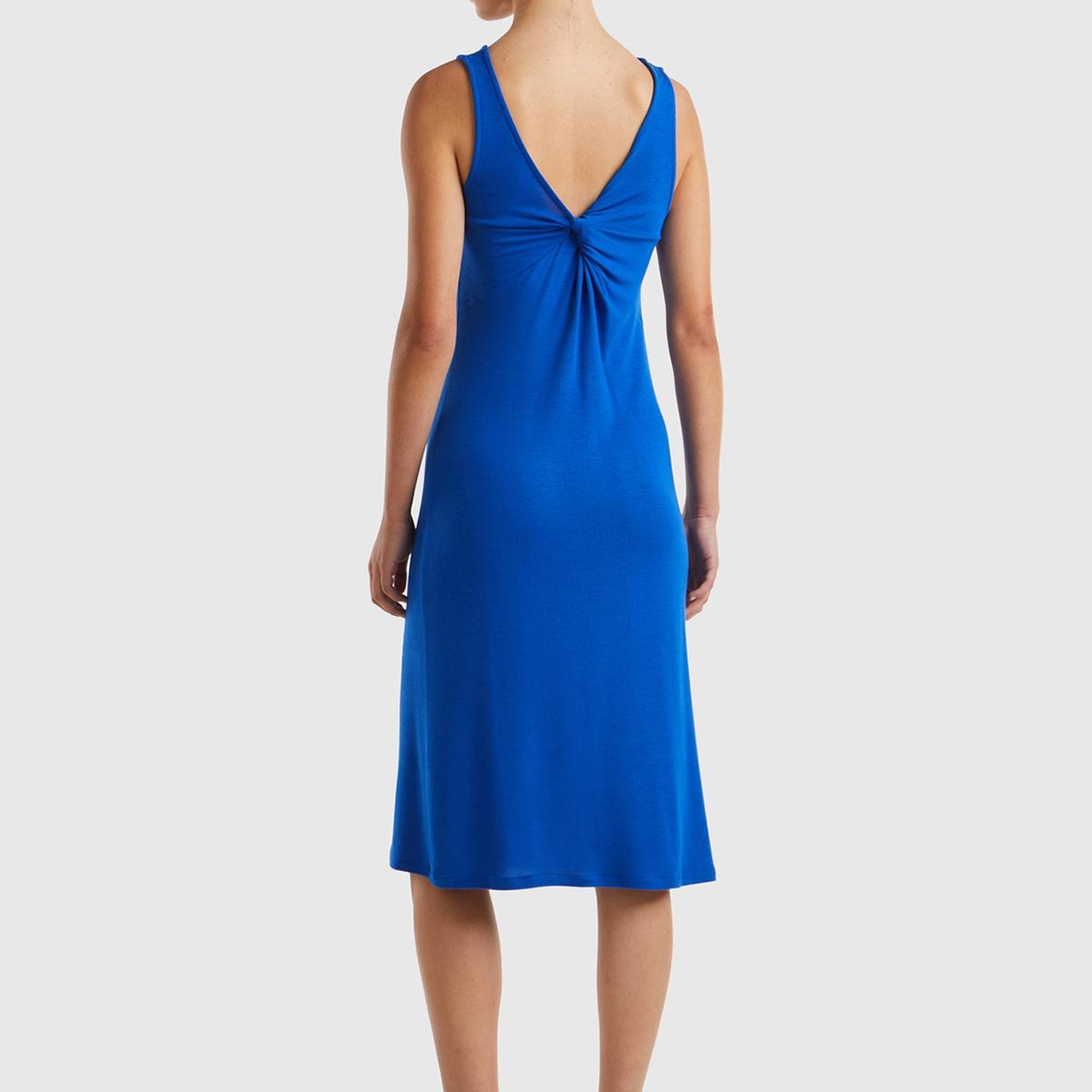 Kadın Saks Mavi Viskoz Karışımlı Arkası Üçgen ve Düğüm Detaylı Kolsuz Elbise