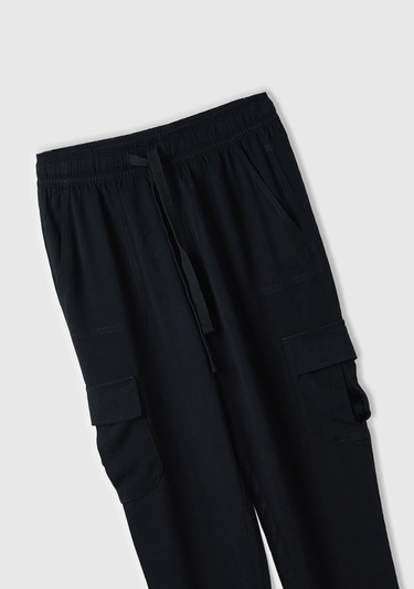  Kadın Siyah %100 Viskoz Beli Büzgülü 4 Cepli Dar Paça Pantolon