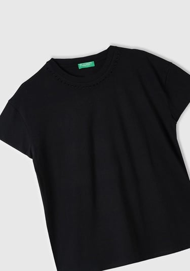  Kadın Siyah %100 Pamuk Yakası ve Etek Ucu Motifli Bisiklet Yaka T-Shirt