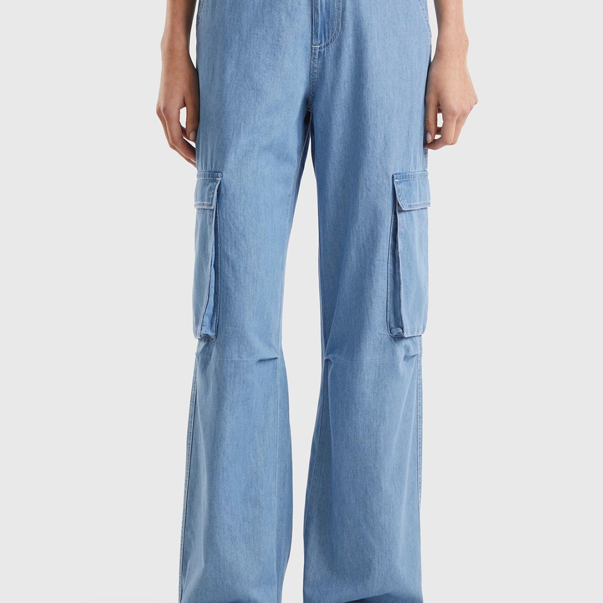 Kadın Mavi %100 Pamuk Yama Cepli Kemer Delikli Denim Kargo Pantolon