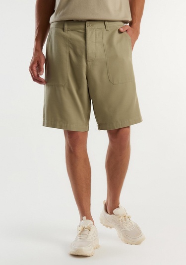  Erkek Haki Pamuk Karışımlı Büyük Yama Cepli Bermuda Şort