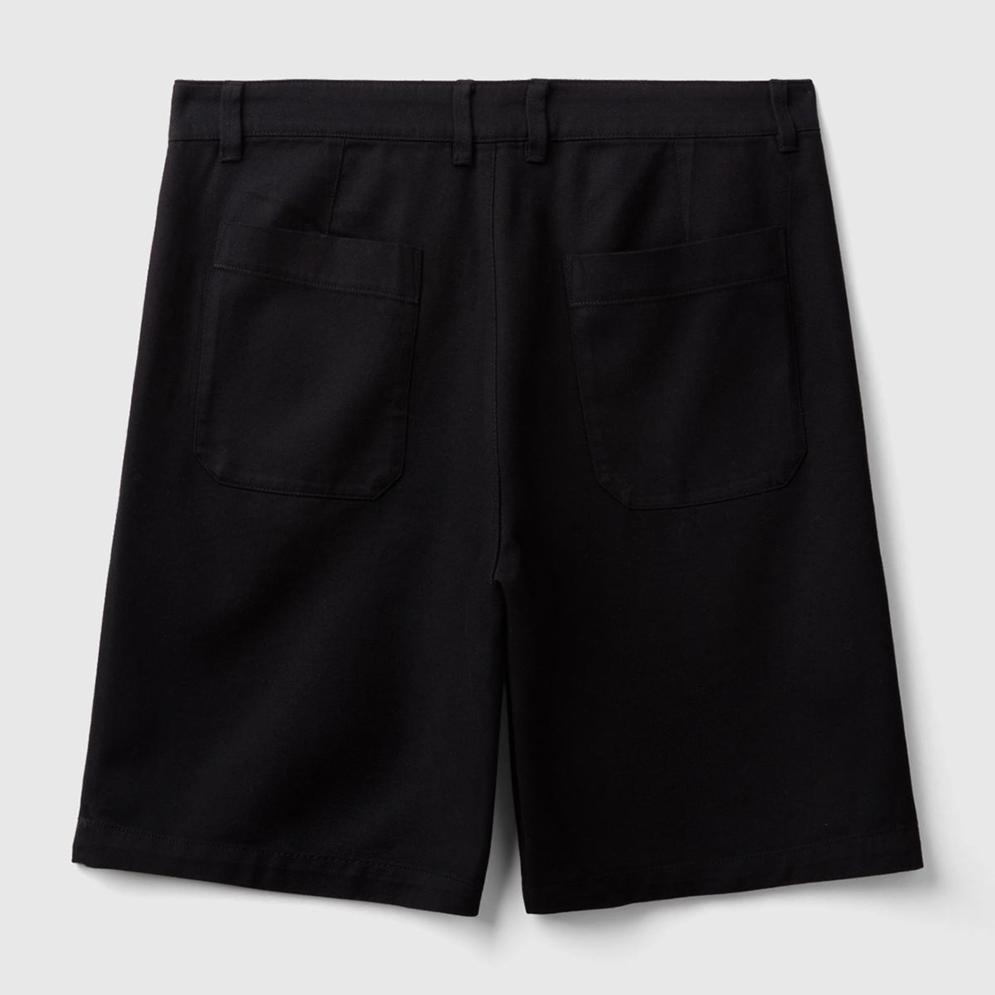 Erkek Siyah Pamuk Karışımlı Büyük Yama Cepli Bermuda Şort