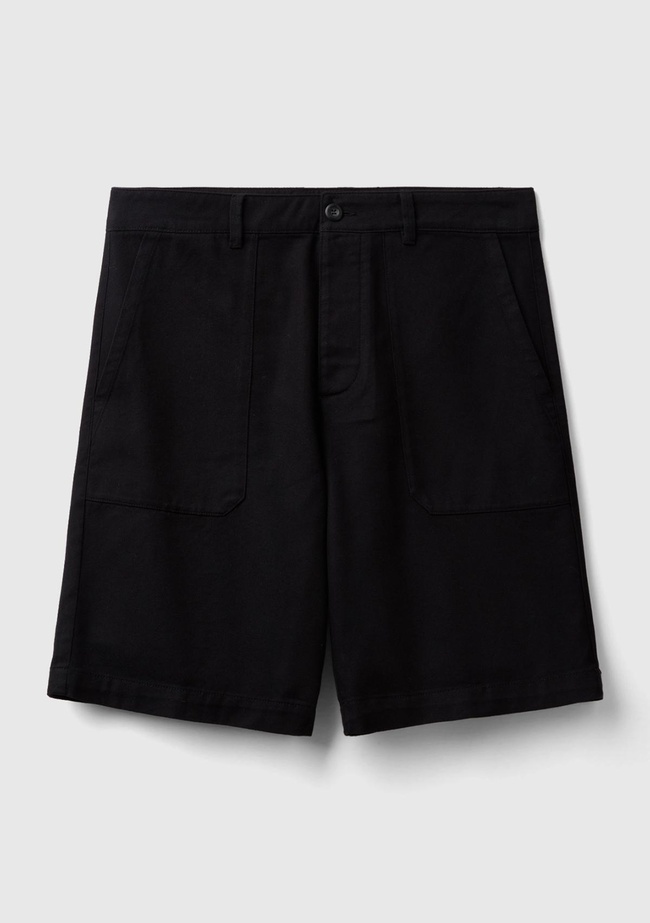  Erkek Siyah Pamuk Karışımlı Büyük Yama Cepli Bermuda Şort