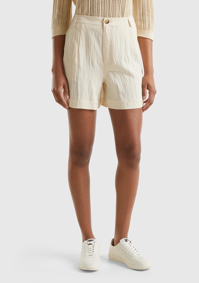  Kadın Bej Liyosel Karışımlı Yama Cepli Kemer Delikli Şort