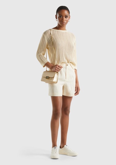  Kadın Bej Liyosel Karışımlı Yama Cepli Kemer Delikli Şort
