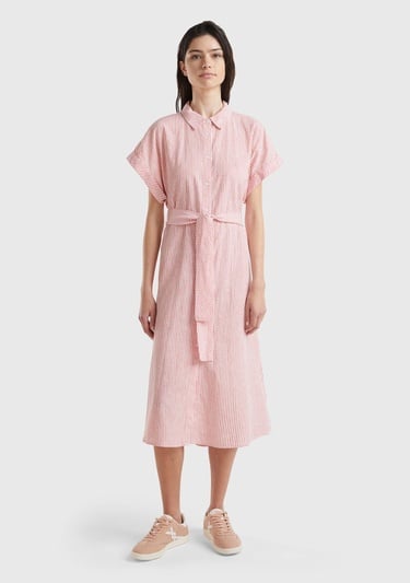  Kadın Kırmızı Keten Karışımlı Beli Bağlamlı Önü Düğmeli Yırtmaçlı Elbise