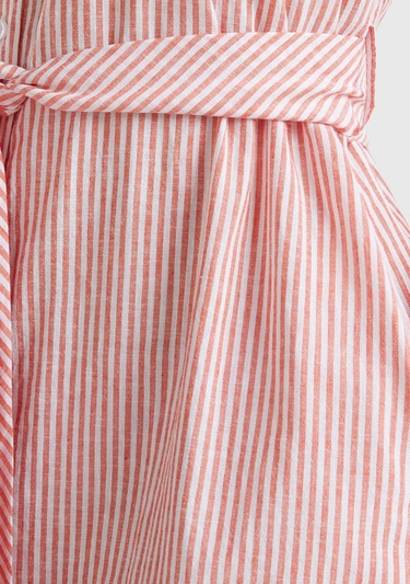  Kadın Kırmızı Keten Karışımlı Beli Bağlamlı Önü Düğmeli Yırtmaçlı Elbise