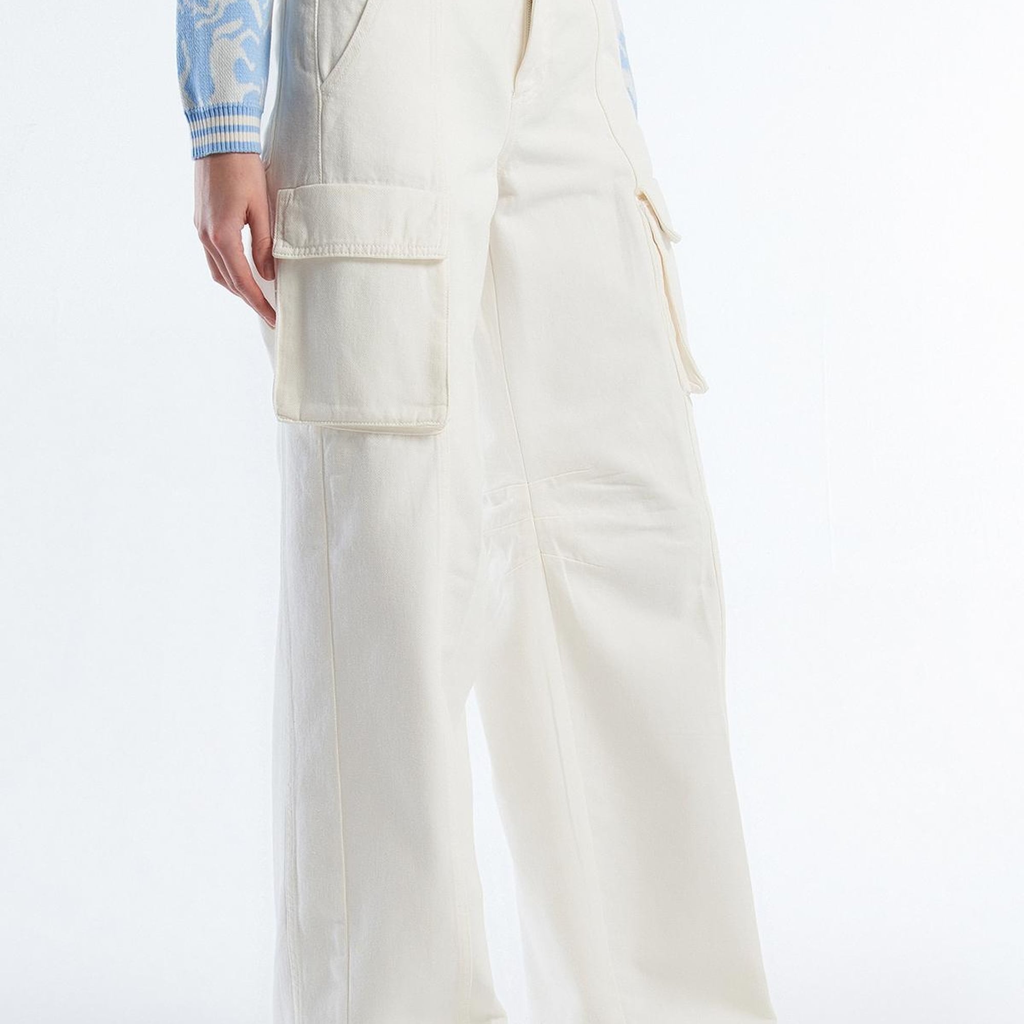 Kadın Krem %100 Pamuk Arkası Logo Etiketli Yama Cepli Bol Pantolon