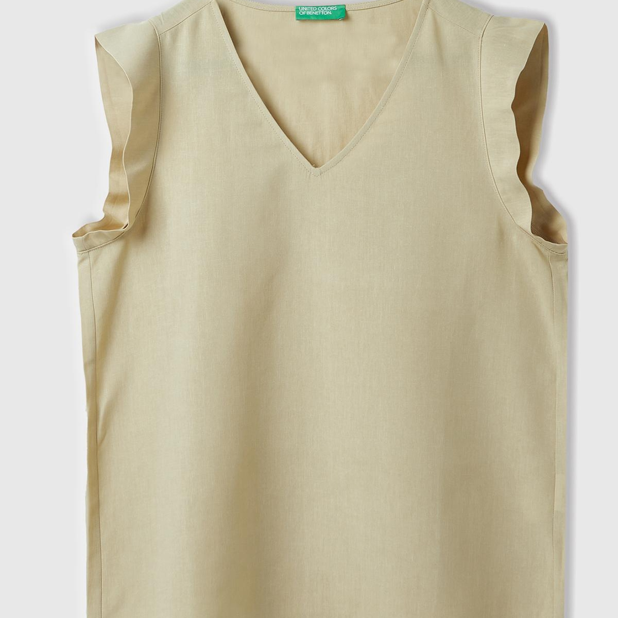 Kadın Bej Liyosel ve Keten Karışımlı Geniş Kesim V Yaka Bluz