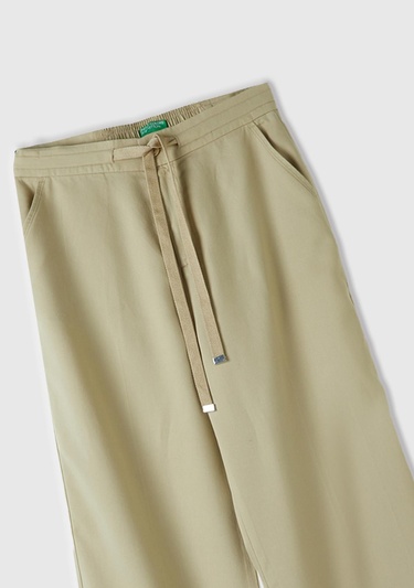  Kadın Bej %100 Liyosel Önü Pileli Beli İpli ve Düğmeli Pantolon