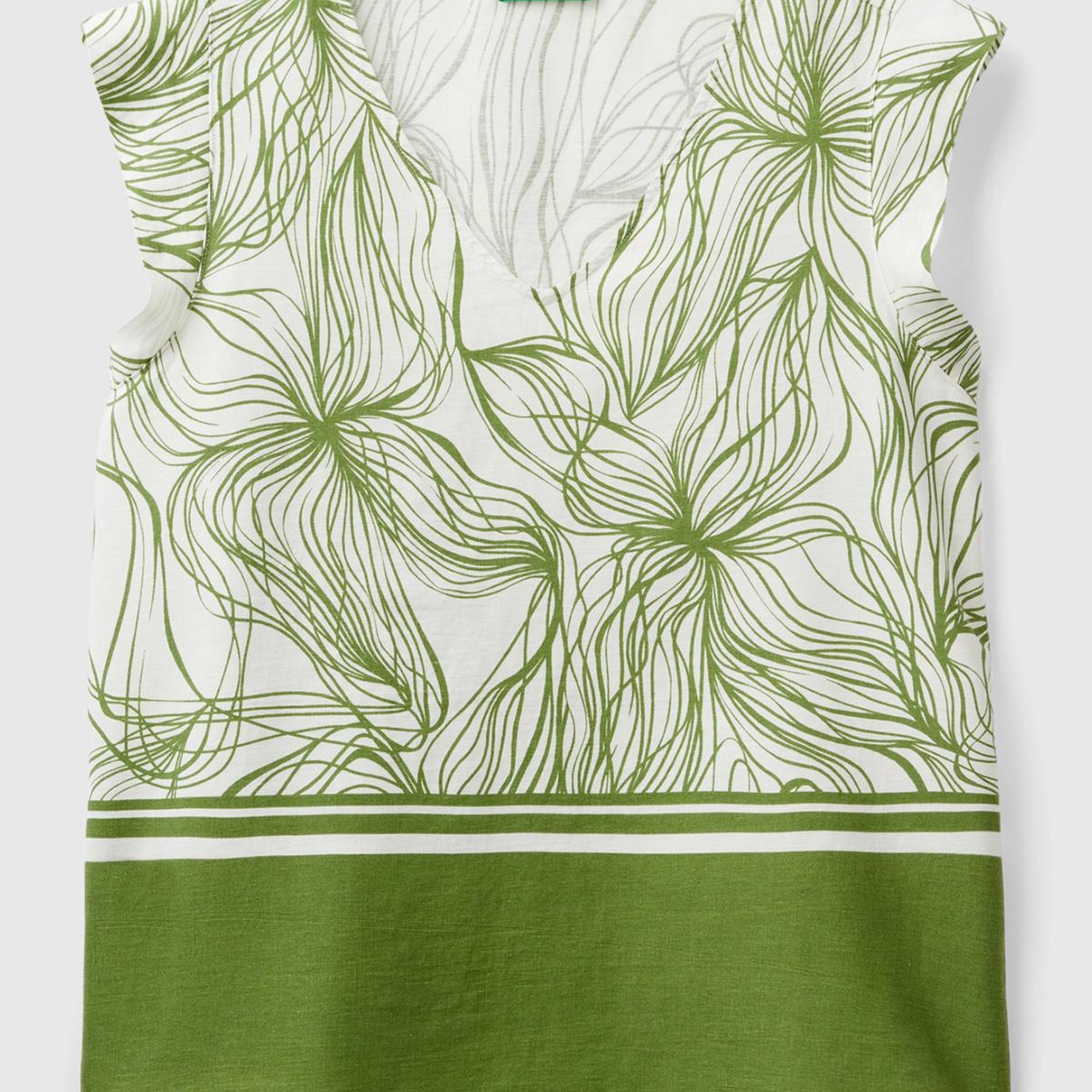 Kadın Yeşil Mix Liyosel ve Keten Karışımlı Baskılı Düz Kesim V Yaka Bluz