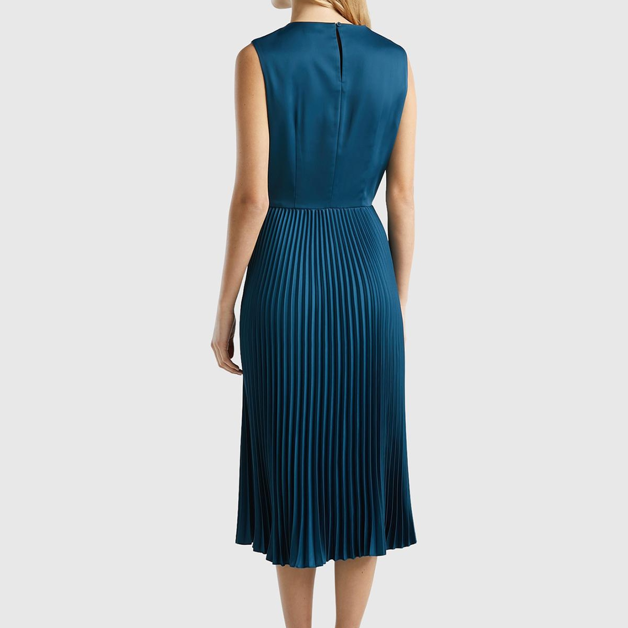 Kadın Petrol Mavisi Önü Detaylı Sıfır Kol Bisiklet Yaka Uzun Elbise