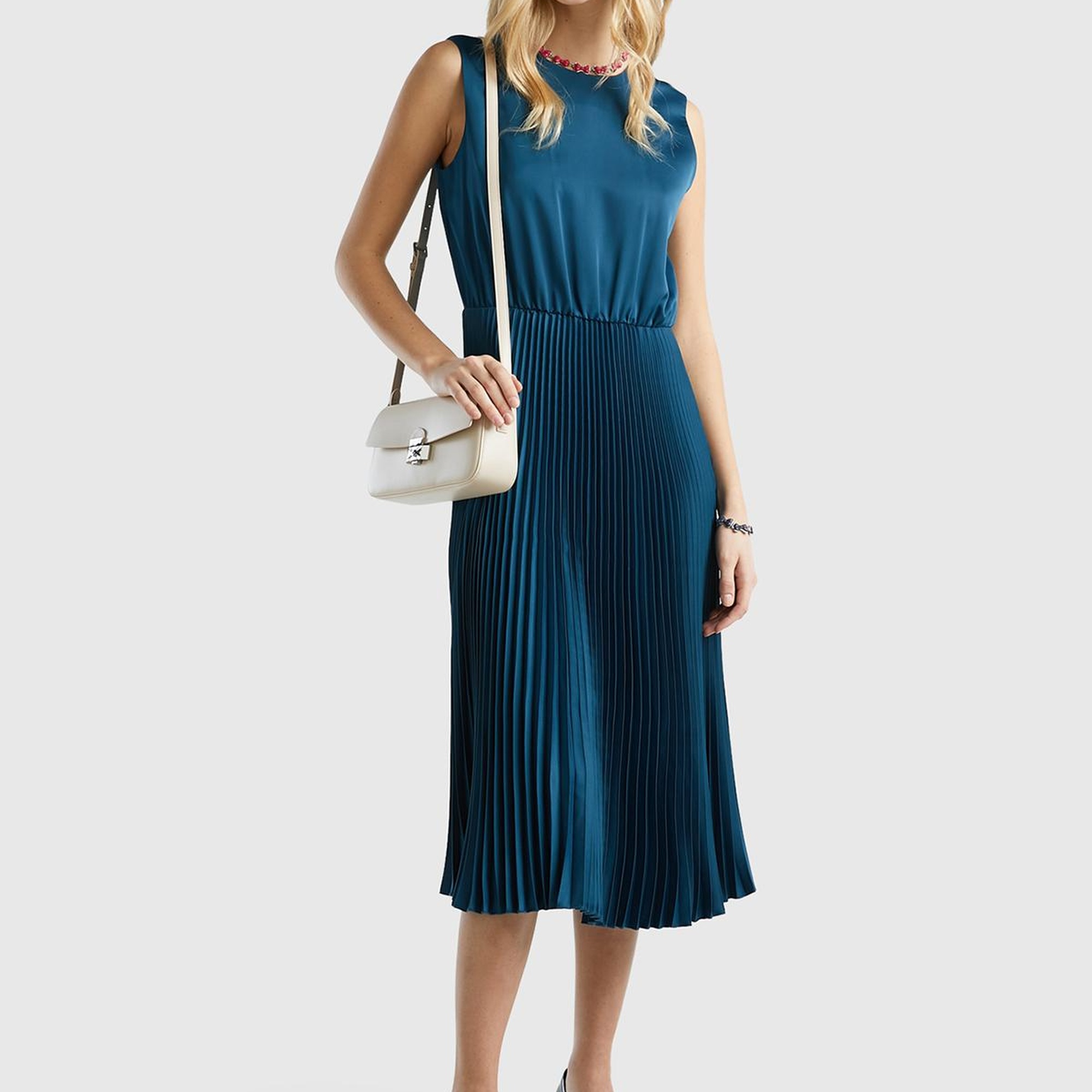 Kadın Petrol Mavisi Önü Detaylı Sıfır Kol Bisiklet Yaka Uzun Elbise