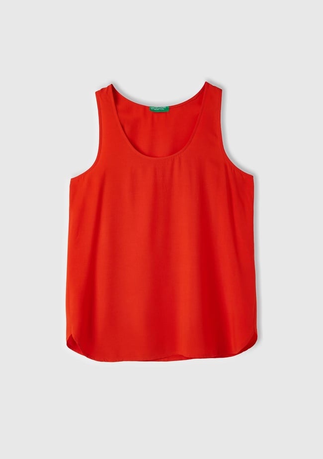  Kadın Nar Çiçeği %100 Viskoz Dekoratif Dikişli Geniş Bisiklet Yaka Kolsuz Bluz