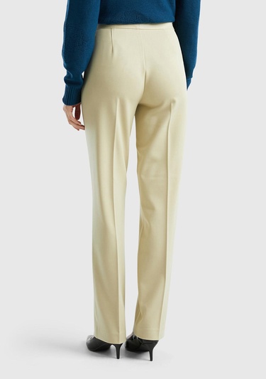  Kadın Bej Viskoz Karışımlı Beli Kalın Bantlı Cepli Pantolon