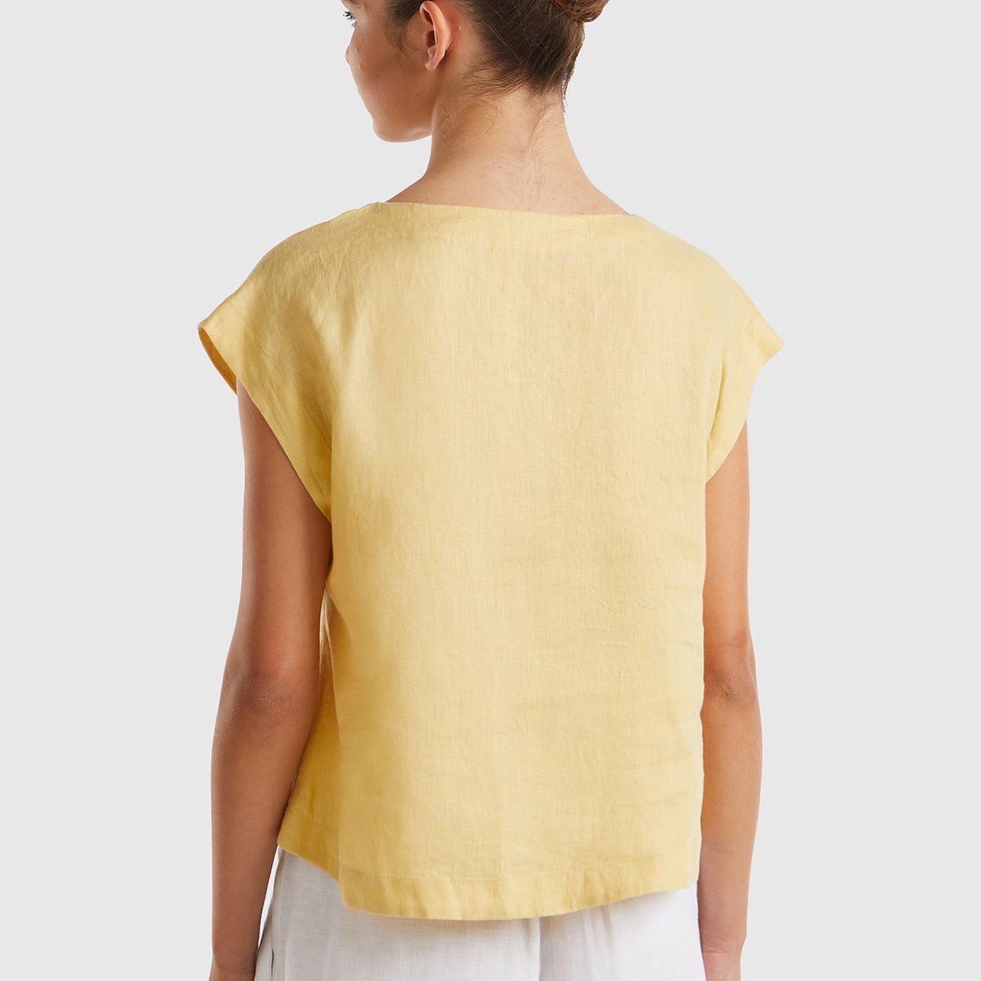 Kadın Açık Sarı %100 Keten Arkası Uzun Kayık Yaka Crop Bluz