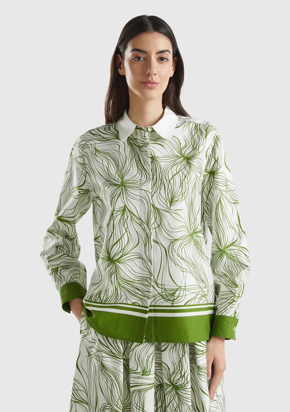  Kadın Yeşil Mix Pamuk Karışımlı Tamamı Desenli Geniş Kesim Uzun Kol Gömlek