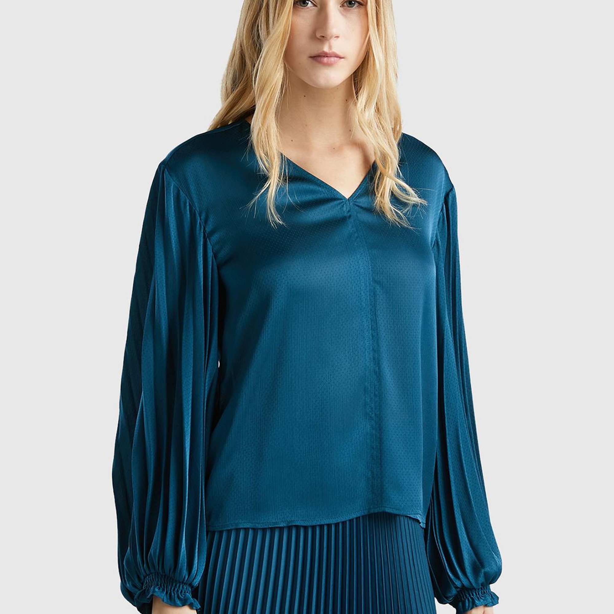 Kadın Petrol Mavisi Kolları Detaylı V Yaka Bluz