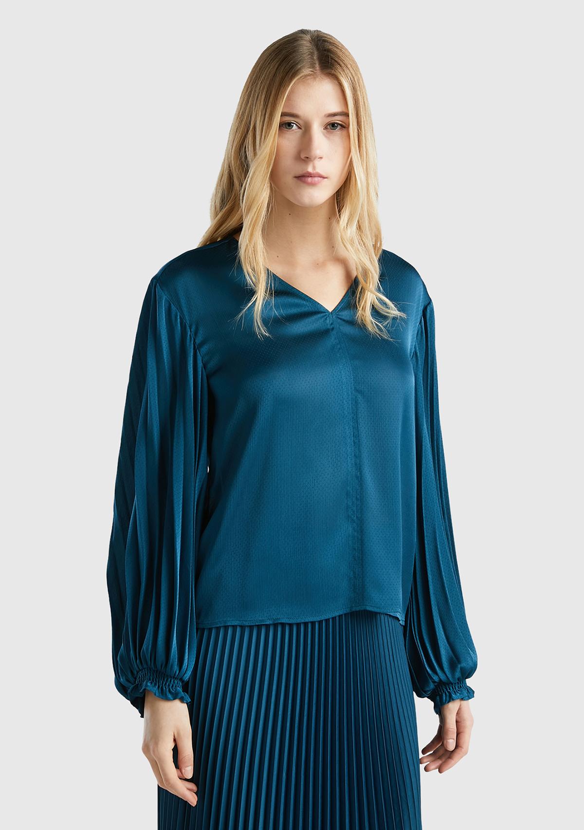  Kadın Petrol Mavisi Kolları Detaylı V Yaka Bluz