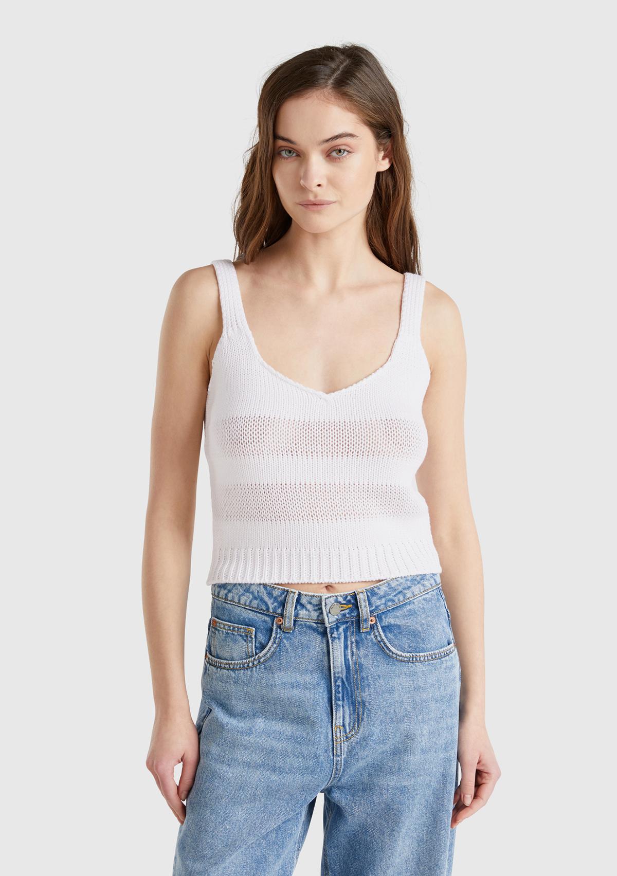  Kadın Beyaz %100 Pamuk Şerit Efektli Örme Relax Fit V Yaka Triko Atlet