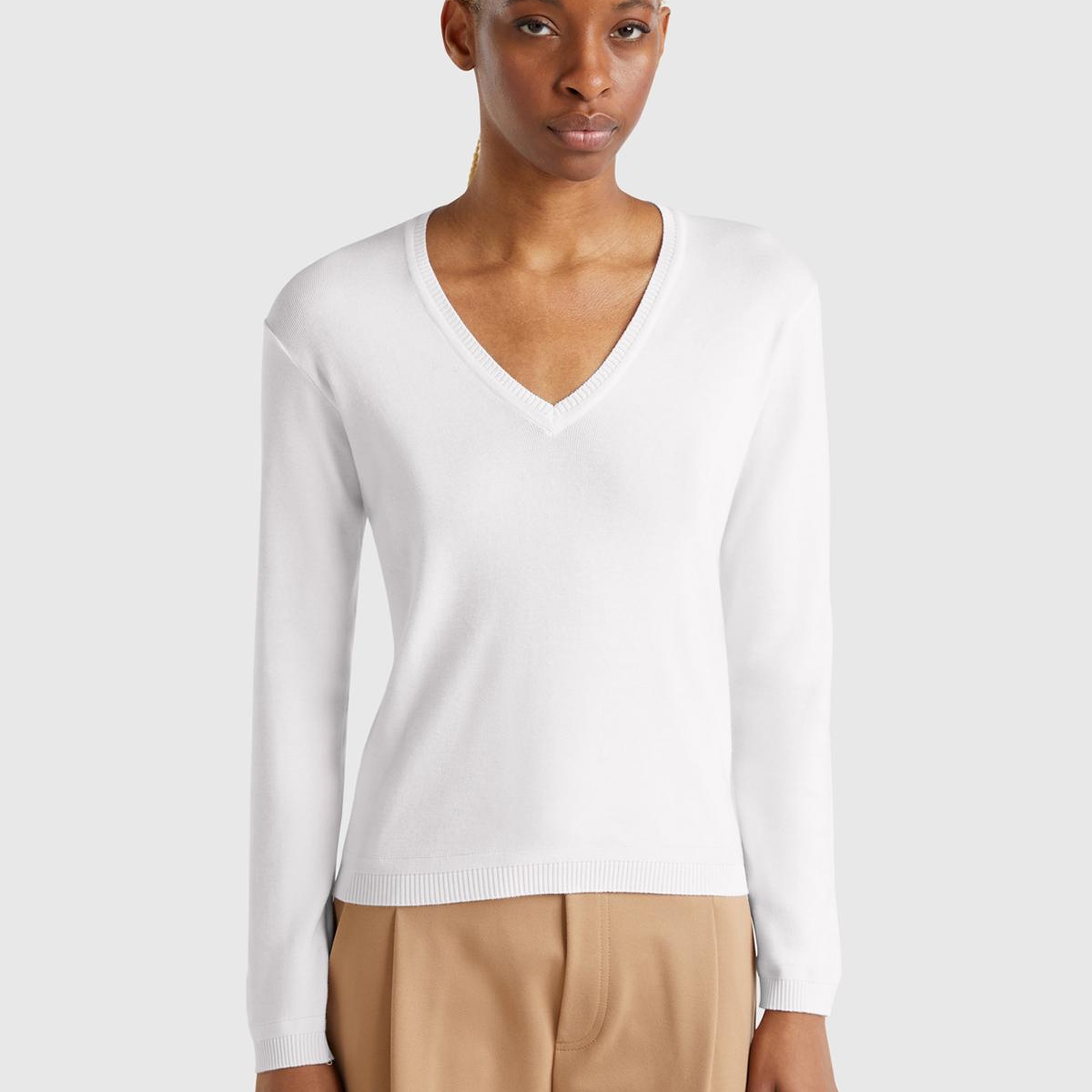 Kadın Beyaz %100 Pamuk Nervür Detaylı V Yaka İnce Kazak