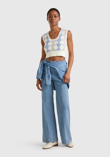  Kadın Krem Baklava Desenli Nervür Detaylı Ribanalı Crop Süveter